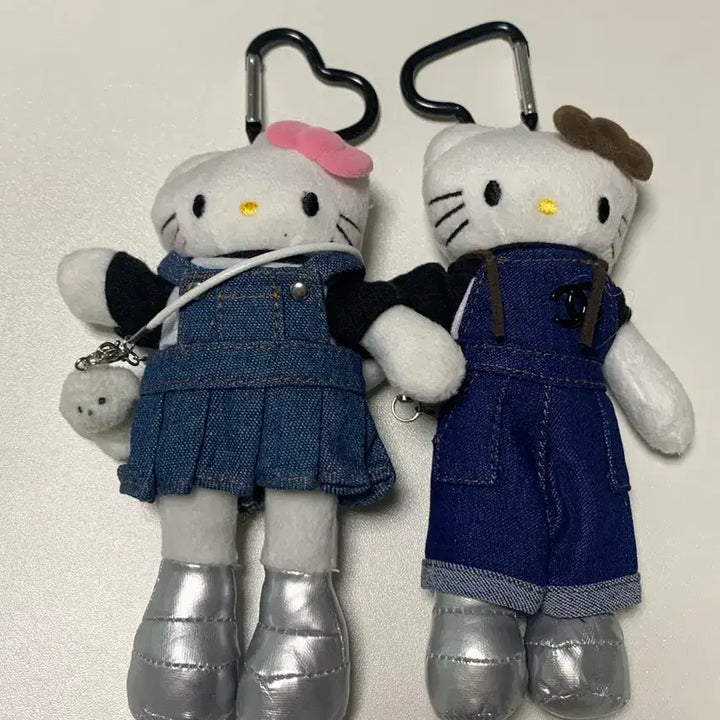 [BUNJANG] Hello Kitty Denim Long-Leg Doll Keychain Set (Grade B) / 헬로키티 롱다리 데님 인형 키링 세트(B급)