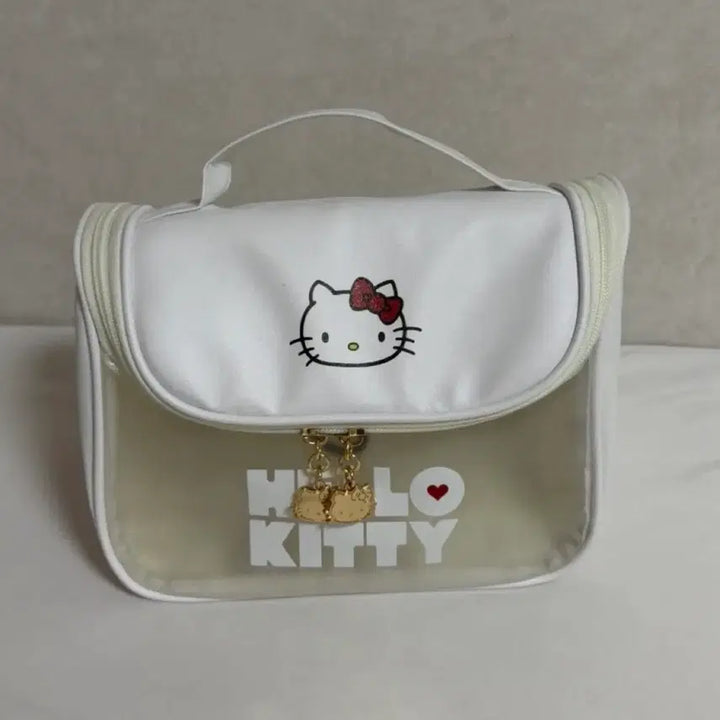 [BUNJANG] Hello Kitty Travel Pouch / (새상품) 헬로키티 여행용 파우치