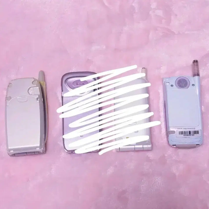 [BUNJANG] Kitty Phone Mock-up Phone Vintage Phone Bundle / 키티폰 키티 폰 목업폰 고전 키티 폰 키티스트랩