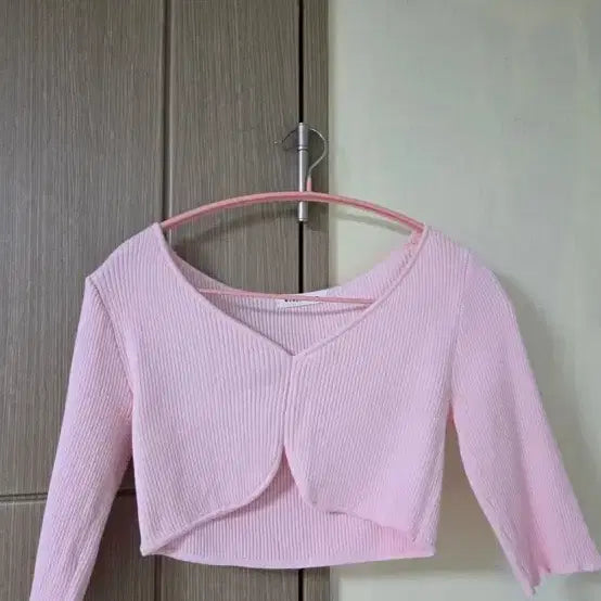 [BUNJANG] Pink Crop Cardigan (Size 55) / 크롭 핑크가디건 55