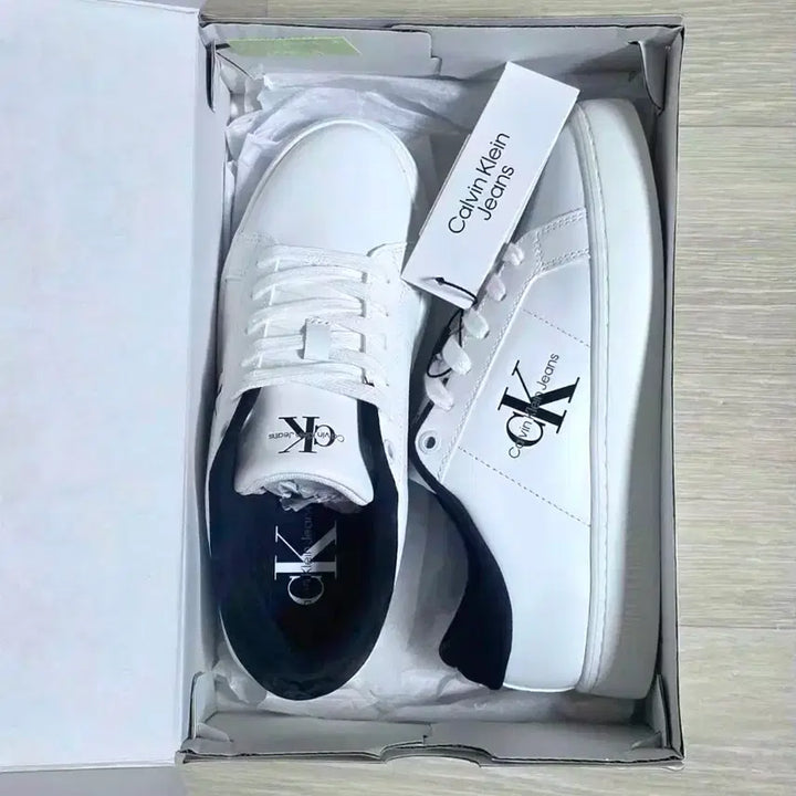 [BUNJANG] Calvin Klein Classic Sneakers / 캘빈클라인 스니커즈 230 [새상품]