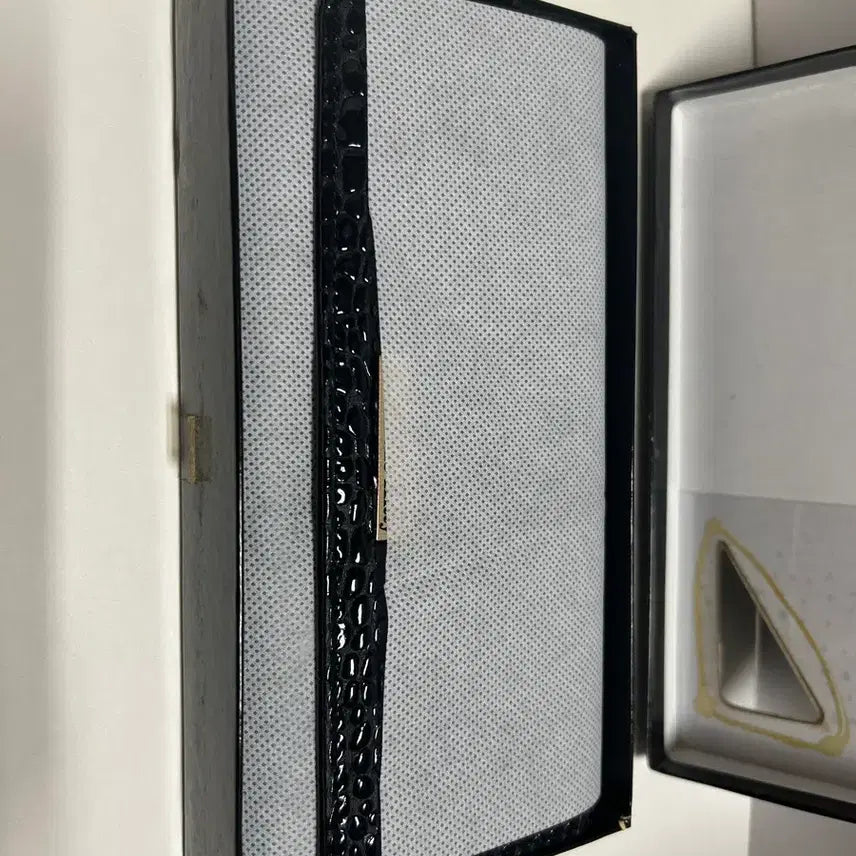 [BUNJANG] Hello Kitty Long Wallet / 정품 헬로키티 장지갑