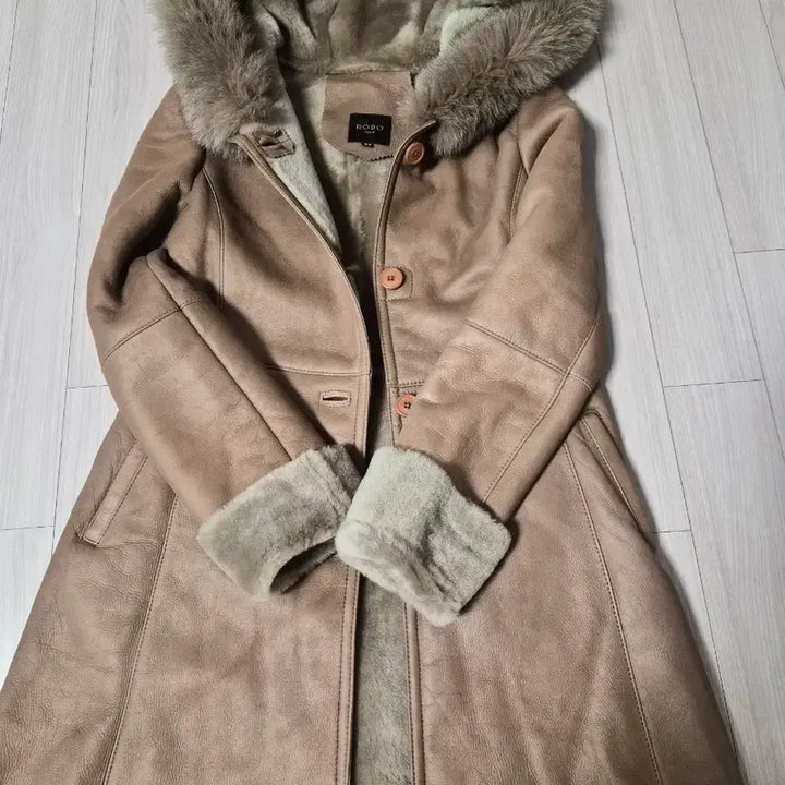 [SOLD OUT] ROBO(로보) 프리미엄 스페인 토스카나 천연 무스탕 (풀스킨)