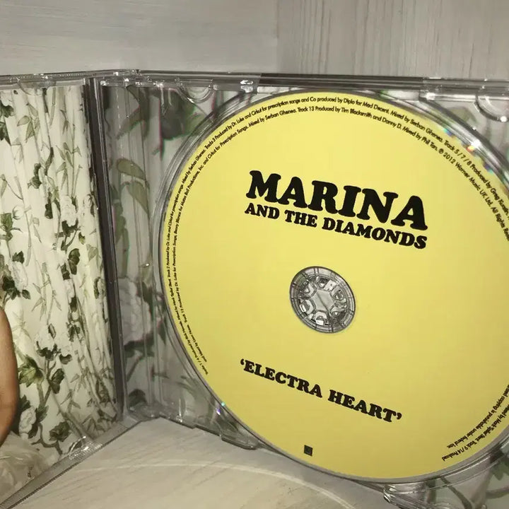 [BUNJANG] Marina and The Diamonds Electra Heart CD / 마리나 앤 더 다이아몬즈 Electra Heart CD 씨디