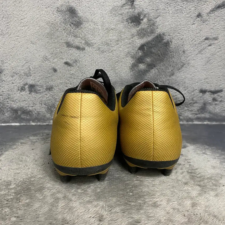 [SOLD OUT] 아디다스 축구화 270