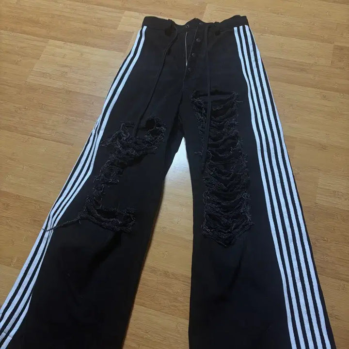 [BUNJANG] Yori Sports 5-Stripe Denim Pants / Yori sports 5-stripe denim