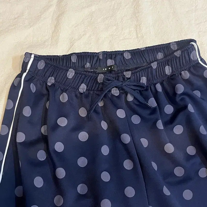 [BUNJANG] Varnishment Dot Bending Pants / 바니쉬먼트 도트 밴딩 팬츠