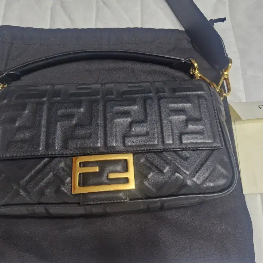 [BUNJANG] Fendi Baguette Bag / 펜디 바게트백