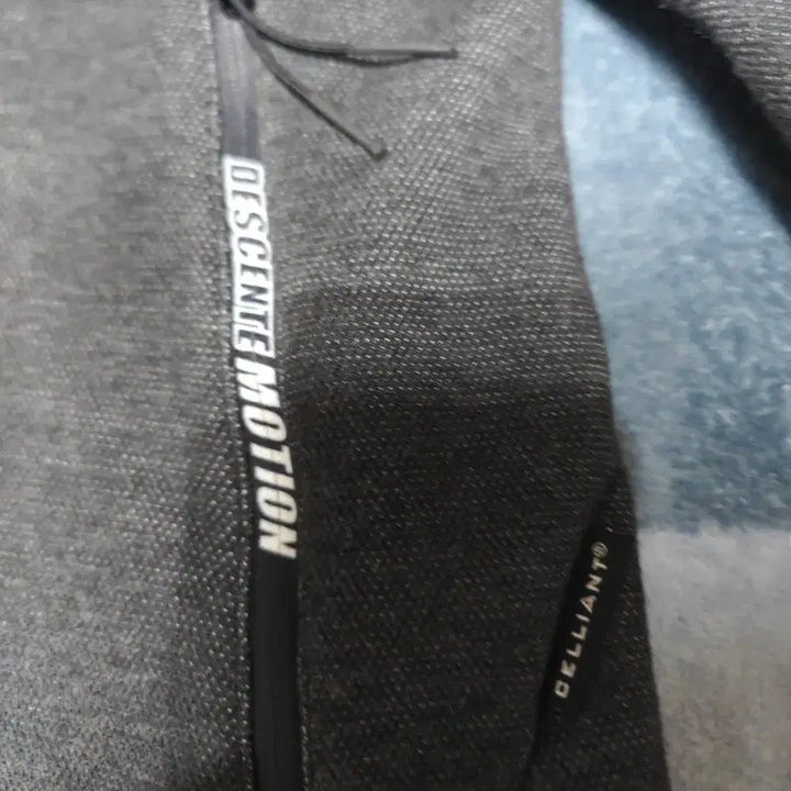 [BUNJANG] Descente Hoodie / 데상트후드