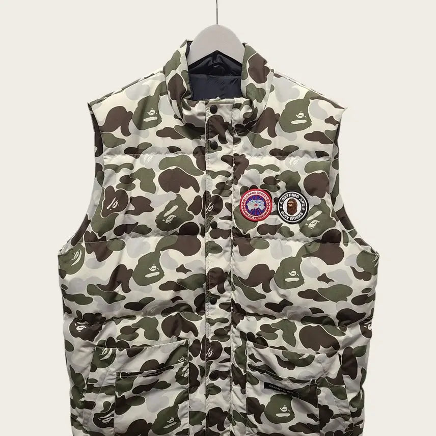 [BUNJANG] Canada Goose x BAPE Grey Freestyle Camo Vest 2XL / [2XL] 캐나다구스 x 베이프 그레이 프리스타일 카모 베스트 조끼