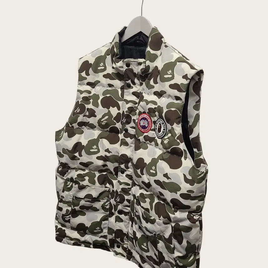 [BUNJANG] Canada Goose x BAPE Grey Freestyle Camo Vest 2XL / [2XL] 캐나다구스 x 베이프 그레이 프리스타일 카모 베스트 조끼
