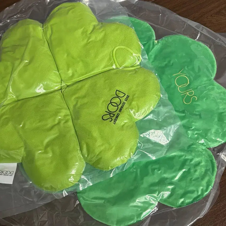 [BUNJANG] NCT Doyoung Doors Yours Cushion Bundle Set / (미개봉) NCT 도영 도어스 유어스 쿠션 일괄