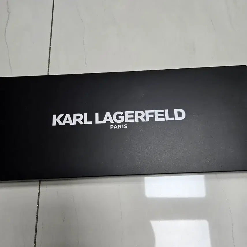[BUNJANG] Karel Lagerfeld Silk Scarf / 칼 라거펠트 실크100스카프  새제품