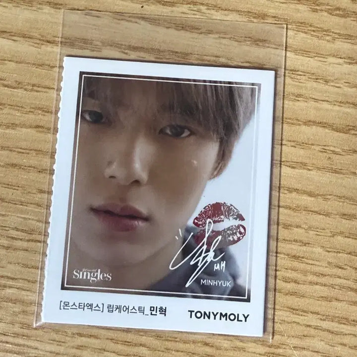 [BUNJANG] MONSTA X Minhyuk TONYMOLY Photocard / 몬스타엑스 민혁 토니모리 포카 양도