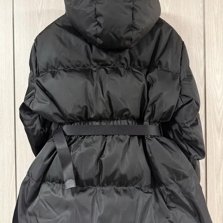 [BUNJANG] Prada Pocket Belted Padded Jacket / [40] 프라다 25fw 여성 포켓 벨트 패딩 새상품