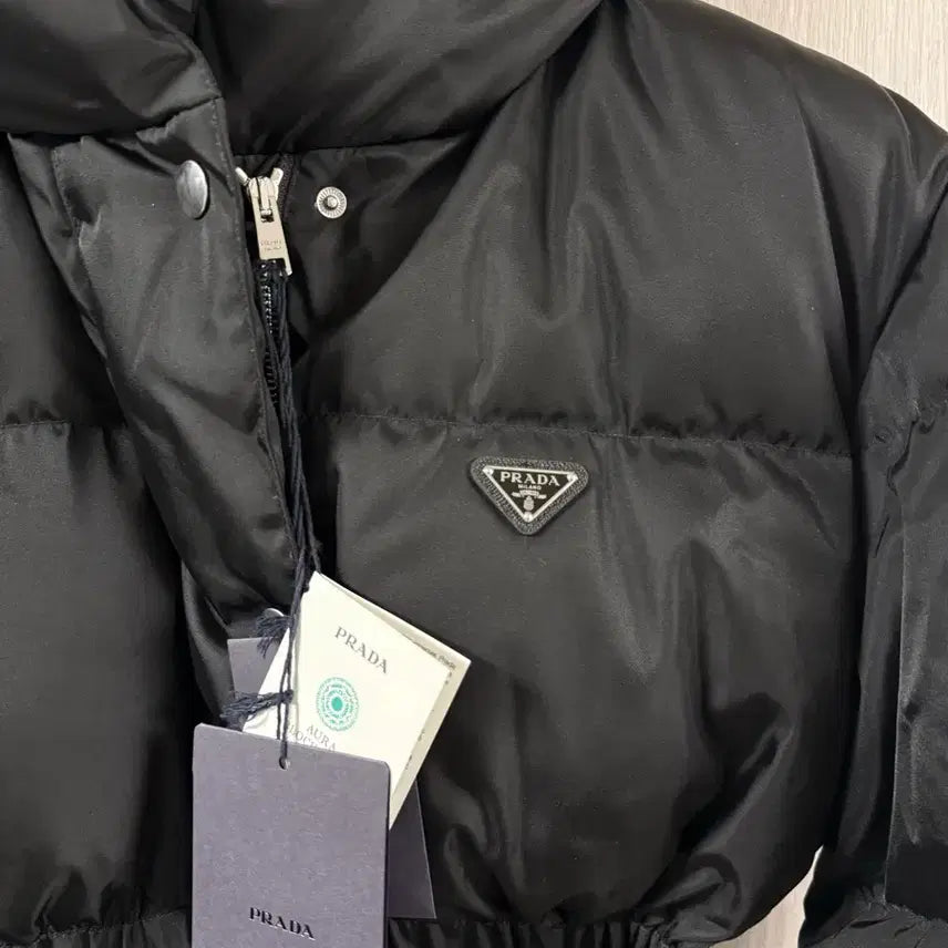 [BUNJANG] Prada Pocket Belted Padded Jacket / [40] 프라다 25fw 여성 포켓 벨트 패딩 새상품