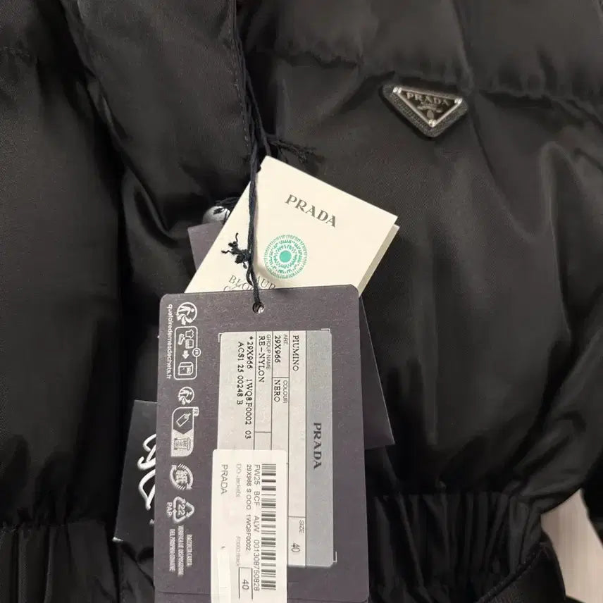 [BUNJANG] Prada Pocket Belted Padded Jacket / [40] 프라다 25fw 여성 포켓 벨트 패딩 새상품