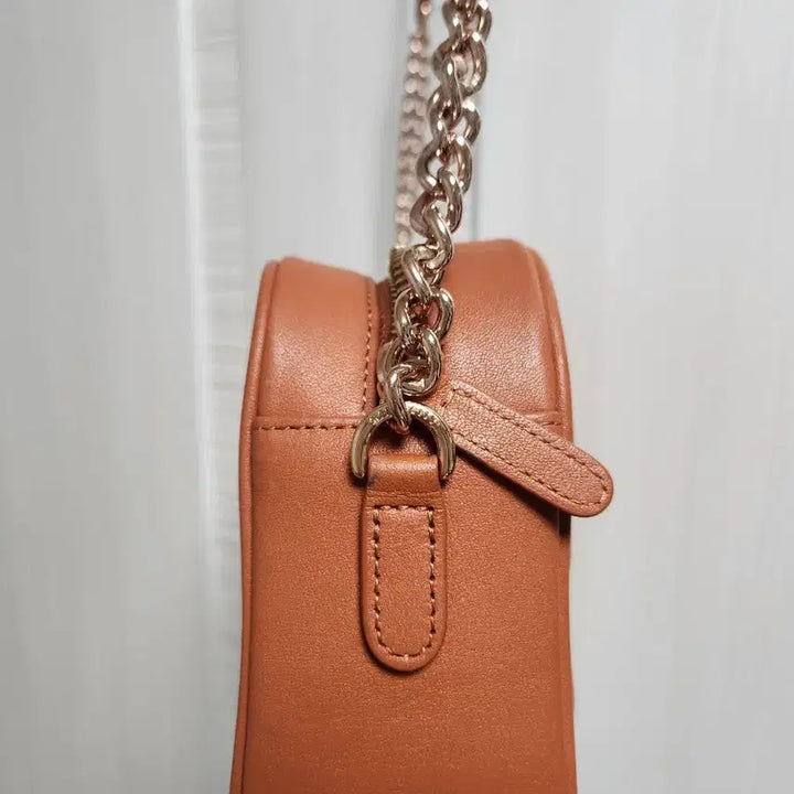 [BUNJANG] Metrocity Embossed Crossbody Bag / 메트로시티 크로스백