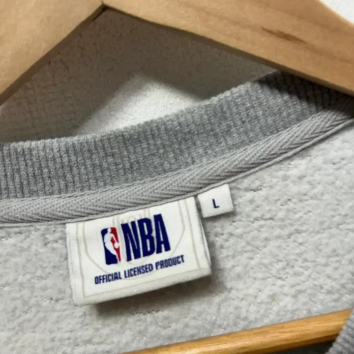 [SOLD OUT] NBA 밀워키 벅스 맨투맨 티셔츠 그레이 L