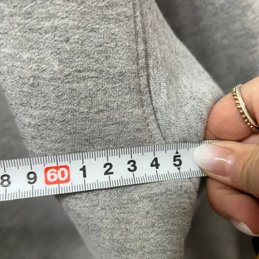 [SOLD OUT] NBA 밀워키 벅스 맨투맨 티셔츠 그레이 L