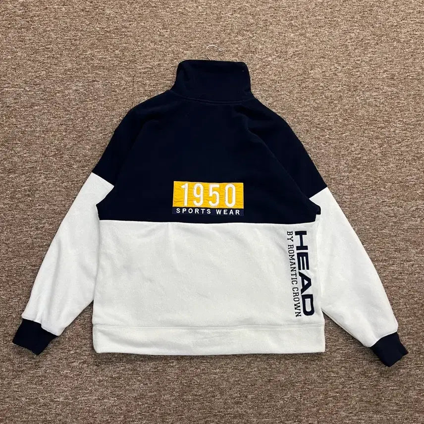 [SOLD OUT] HEAD x 로맨틱크라운 반집업 풀오버 M