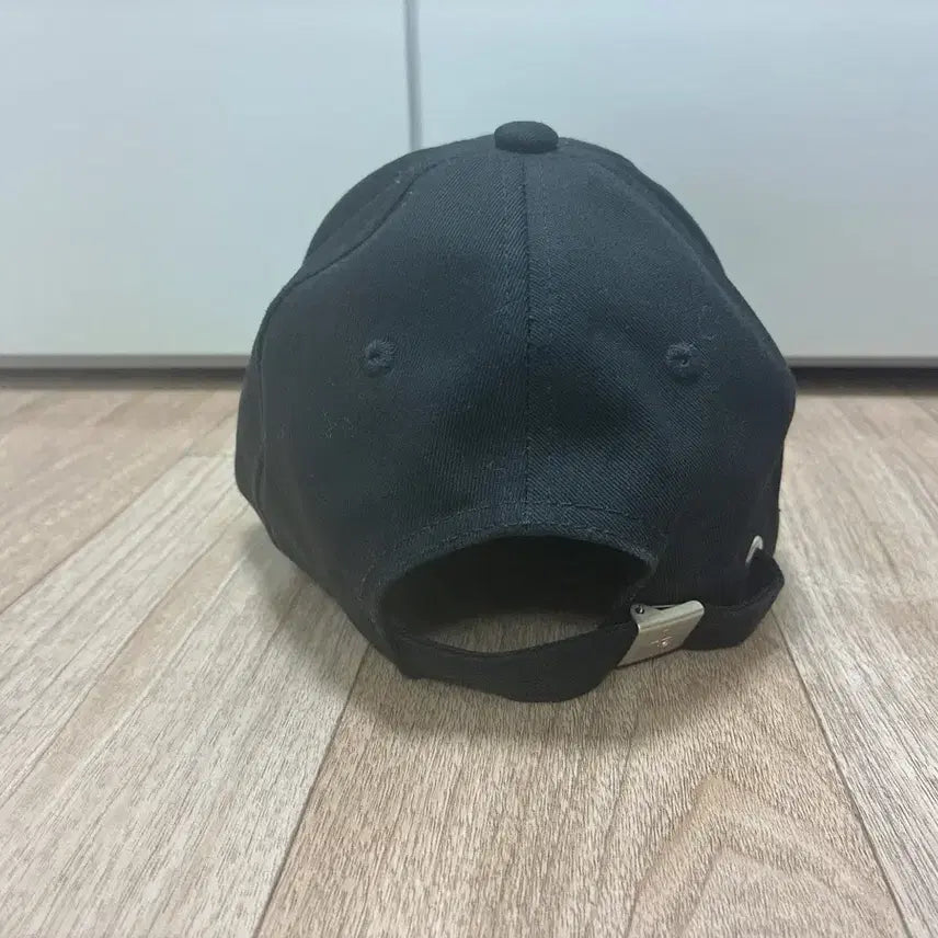 [BUNJANG] Le Sserafim Leather Ball Cap Hat Black / 레더리 볼캡 모자 블랙 (상태 최상)