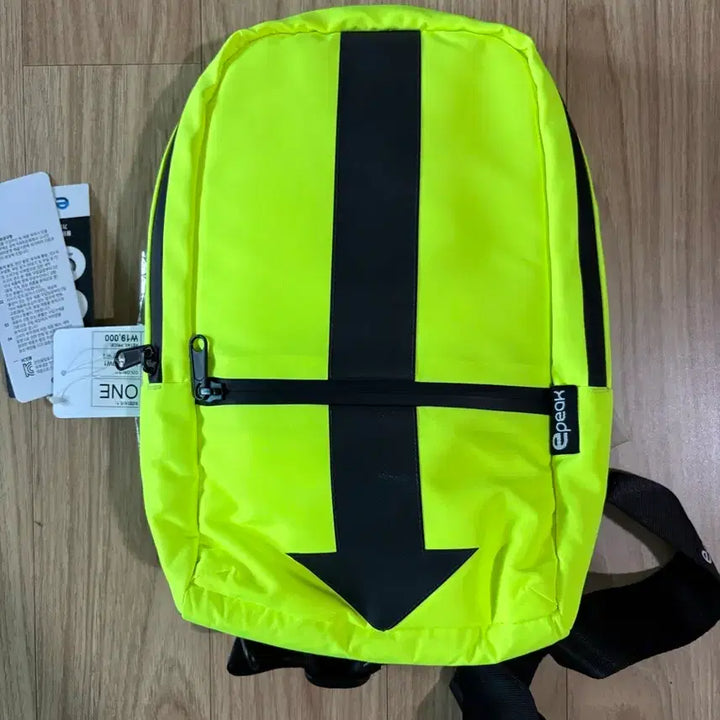 [BUNJANG] Epeak Messenger Bag (New) / epeak 이피크 메신저백 형광색 화살표(새상품)