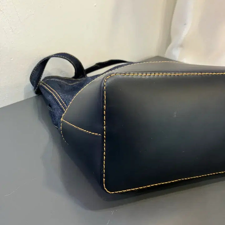 [SOLD OUT] 아페쎄 악셀 로고 데님 토트백
