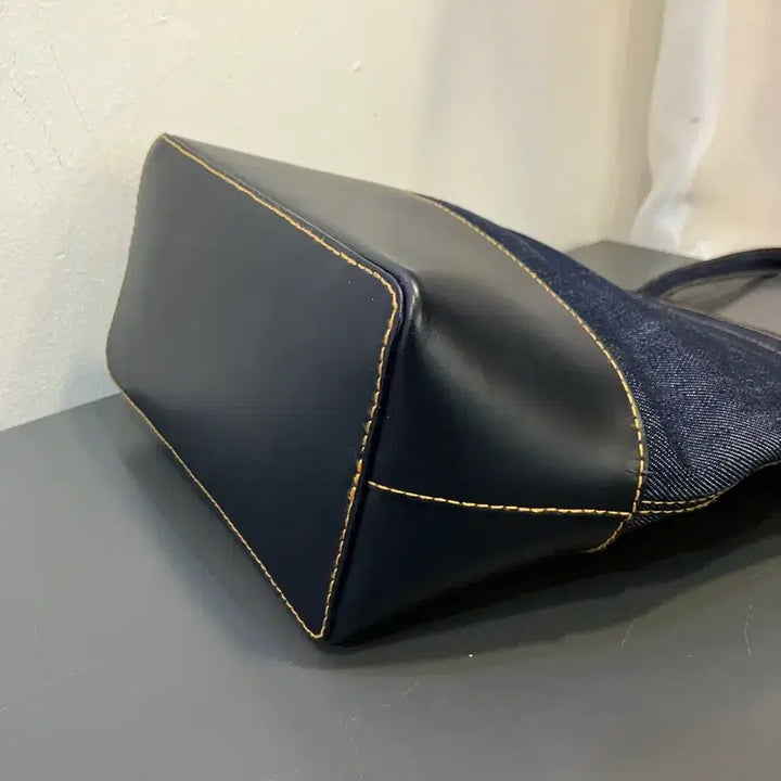 [SOLD OUT] 아페쎄 악셀 로고 데님 토트백