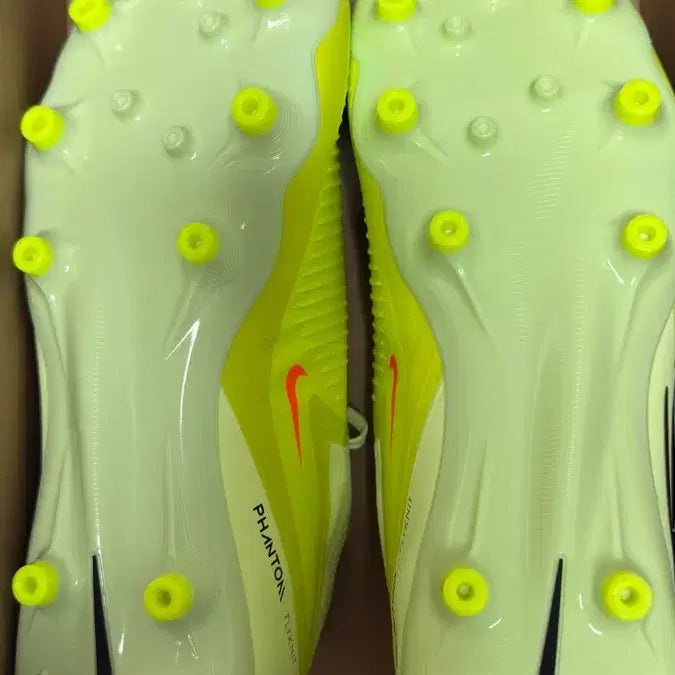 [BUNJANG] Nike Phantom 6 Low Pro AG Football Boots - Size 285 / 나이키 팬텀 6 로우 프로 AG 285 새생품