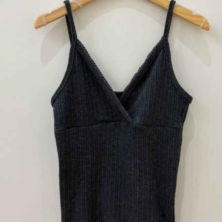 [BUNJANG] Limize Fundi Lace Ribbed Wrap Sleeveless Top Charcoal / 리미즈 펀디 레이스 골지 랩 나시 차콜