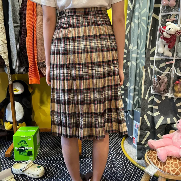 [SOLD OUT] [Japanese Vintage] 체크 울 미디 플리츠 랩 스커트
