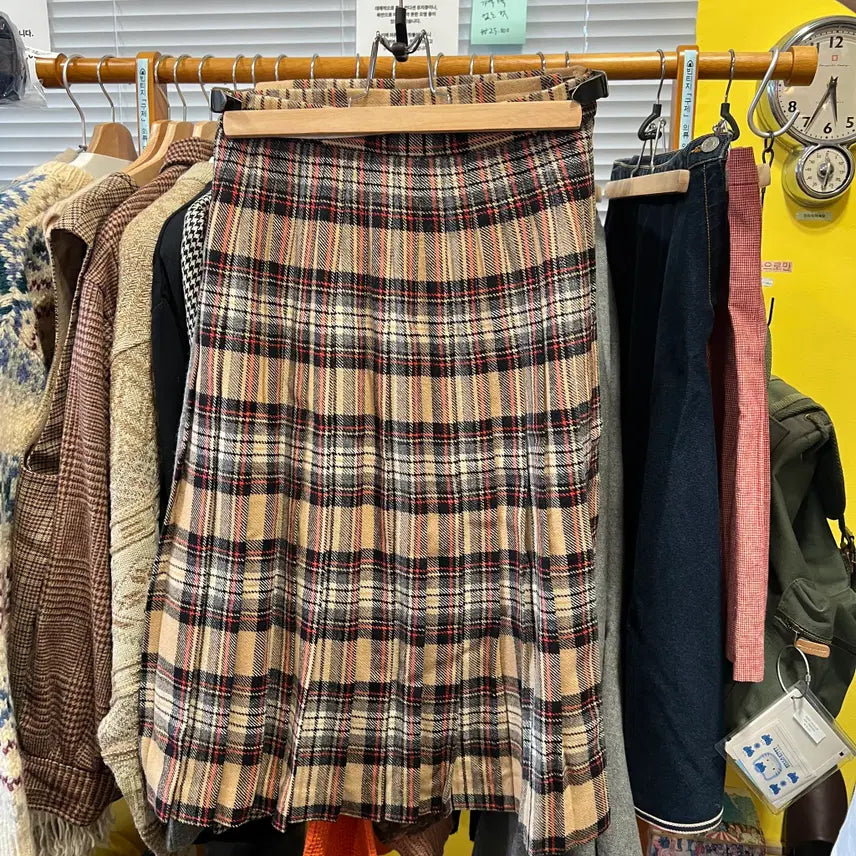 [SOLD OUT] [Japanese Vintage] 체크 울 미디 플리츠 랩 스커트