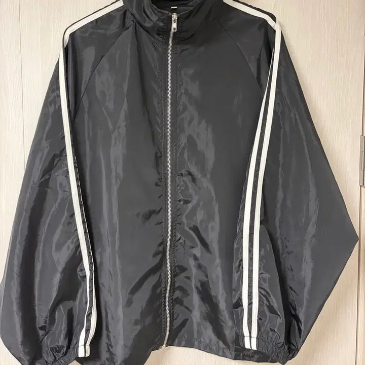 [SOLD OUT] 코시하루 초경량 트랙 윈드자켓 블랙