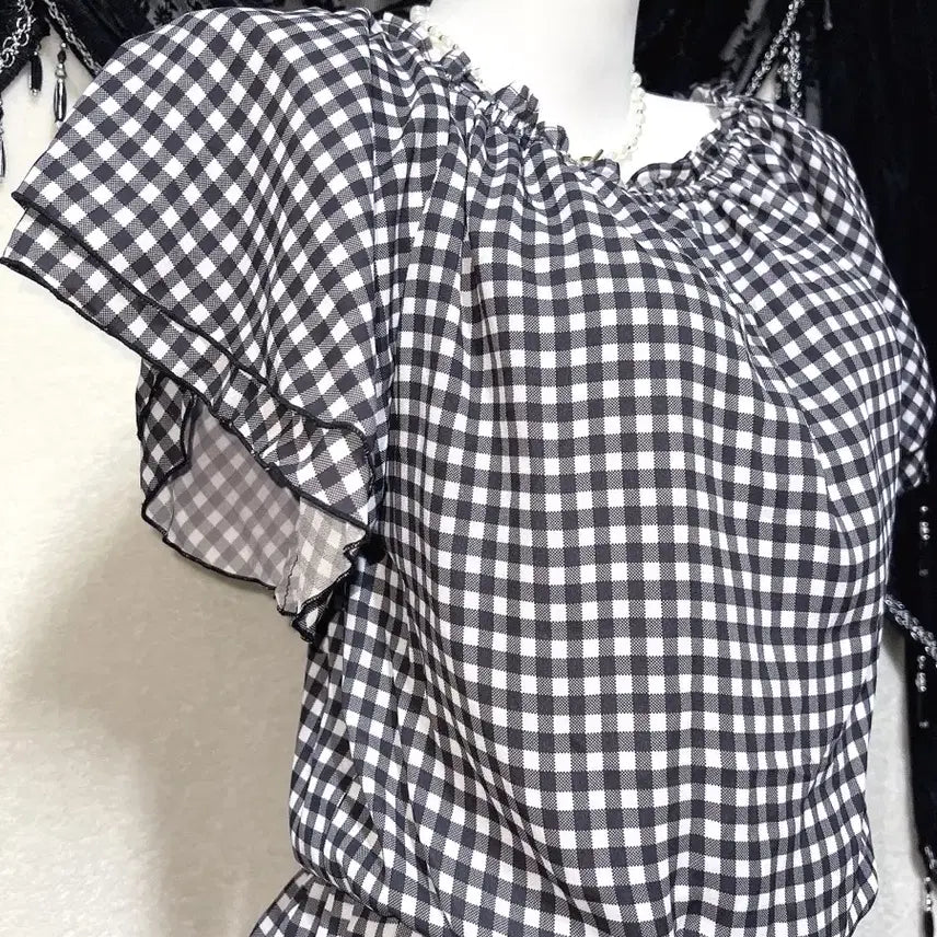 [BUNJANG] Ingni Romantic Gyaru Check Off-shoulder Blouse / 잉그니 ingni 로맨틱갸루 체크 오프숄더 블라우스 로걀탑 튜닉 러블리