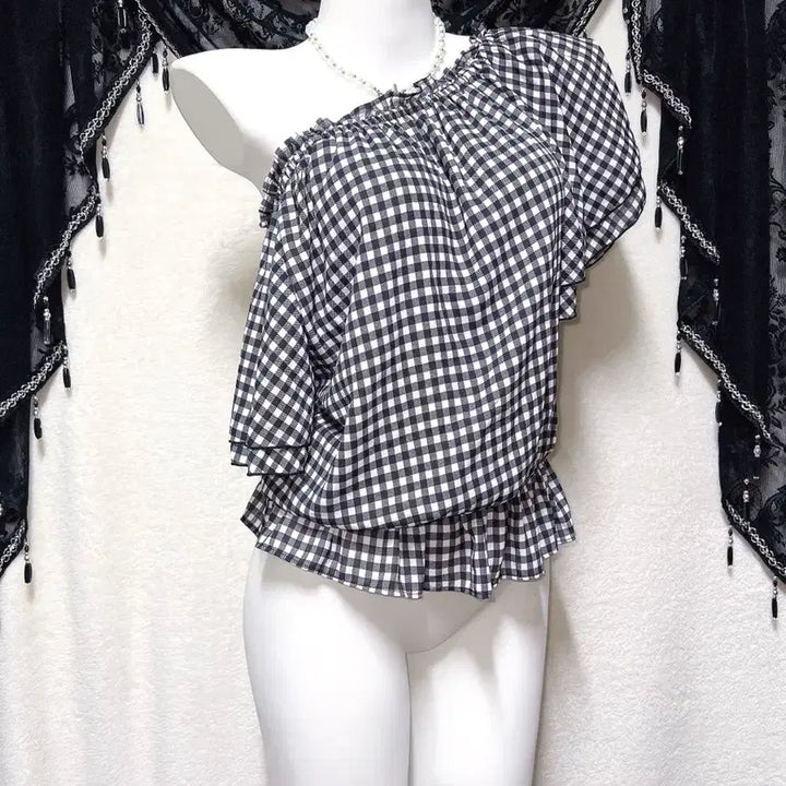 [BUNJANG] Ingni Romantic Gyaru Check Off-shoulder Blouse / 잉그니 ingni 로맨틱갸루 체크 오프숄더 블라우스 로걀탑 튜닉 러블리
