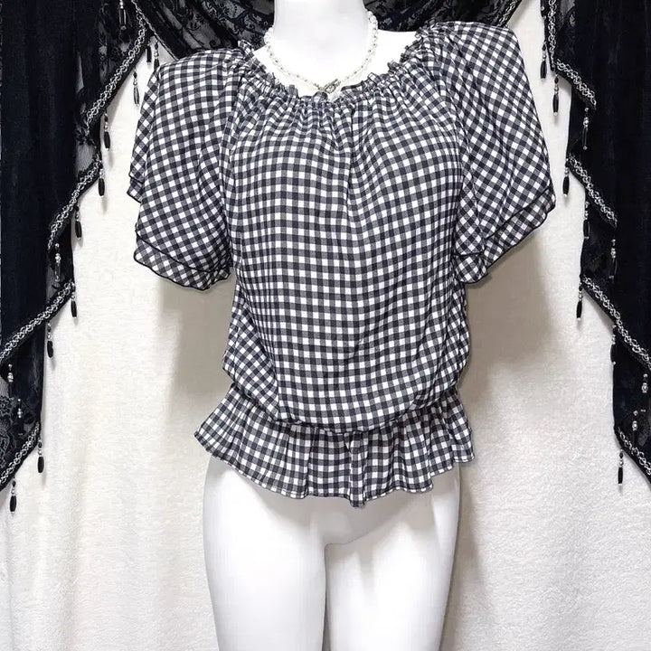 [BUNJANG] Ingni Romantic Gyaru Check Off-shoulder Blouse / 잉그니 ingni 로맨틱갸루 체크 오프숄더 블라우스 로걀탑 튜닉 러블리