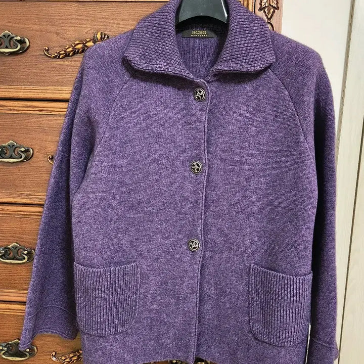 [SOLD OUT] BCBG MONOGRAM 울 퍼플 니트 가디건 22년상품