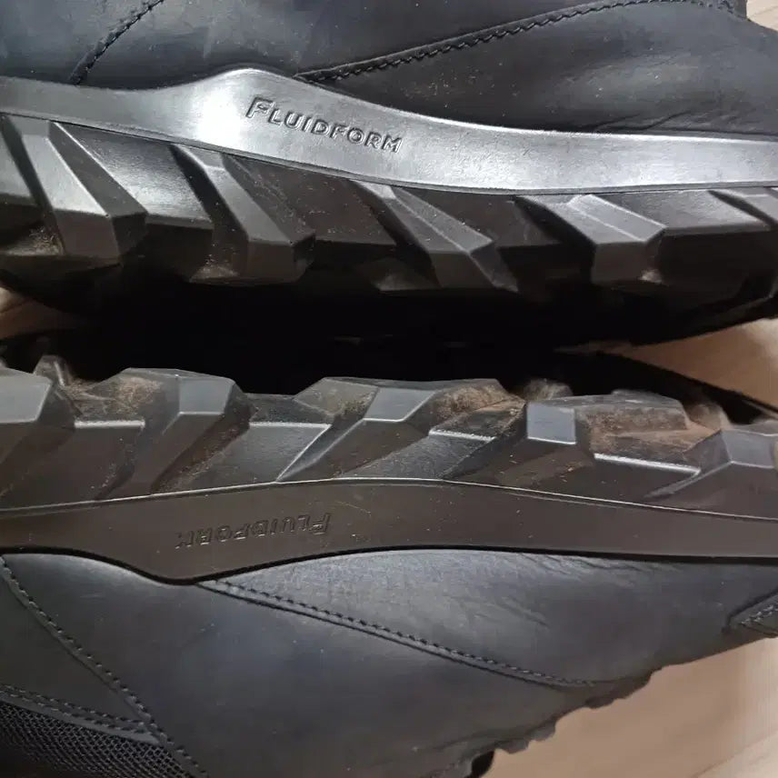 [BUNJANG] Eco Black Suede Sneakers 270 / 에코블랙 스웨이드 운동화 42