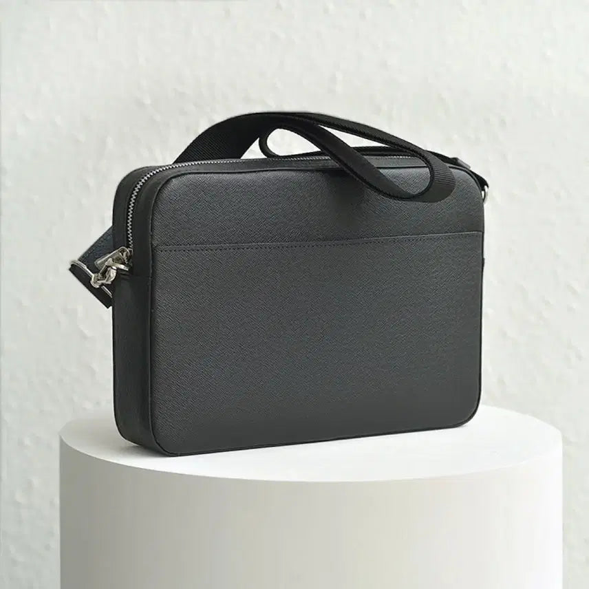 [BUNJANG] Saffiano Leather Messenger Bag / 사피아노 소가죽 메신저백 가방 미개봉 새상품