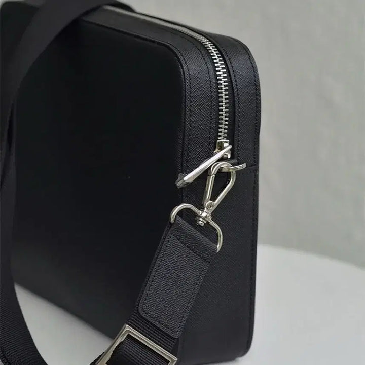 [BUNJANG] Saffiano Leather Messenger Bag / 사피아노 소가죽 메신저백 가방 미개봉 새상품