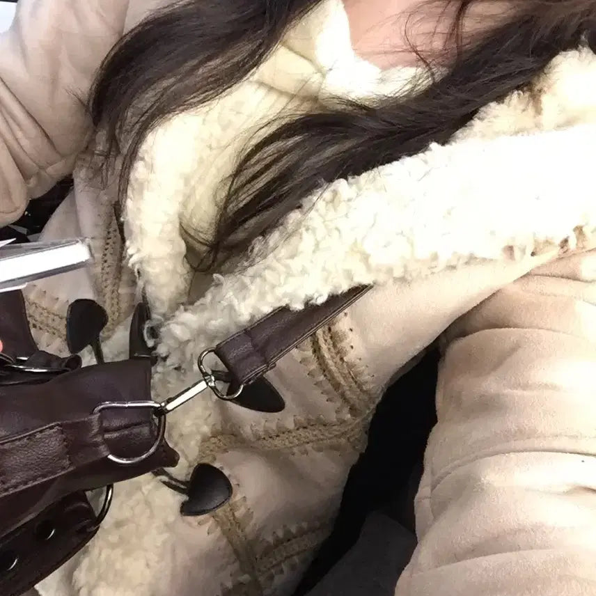 [BUNJANG] HONEYSUCKLE ROSE Vintage Fur Hooded Mustang Jacket / HONEYSUCKLE ROSE 빈티지 퍼 후드 무스탕 (착샷o)
