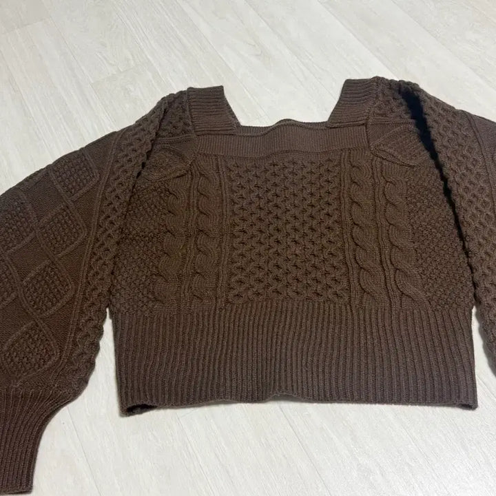 [BUNJANG] Brown Cable Knit Crop Sweater / 브라운 꽈배기 크롭 니트