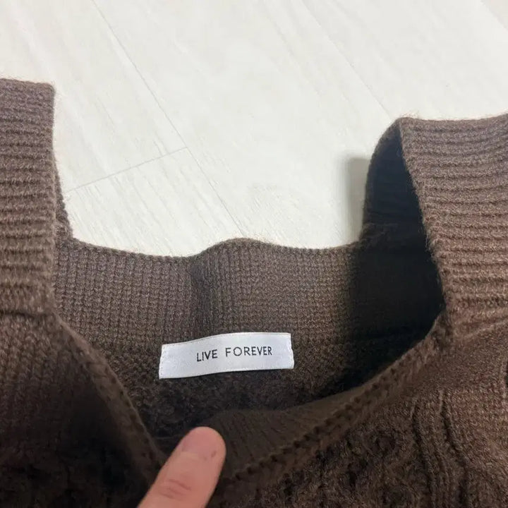 [BUNJANG] Brown Cable Knit Crop Sweater / 브라운 꽈배기 크롭 니트