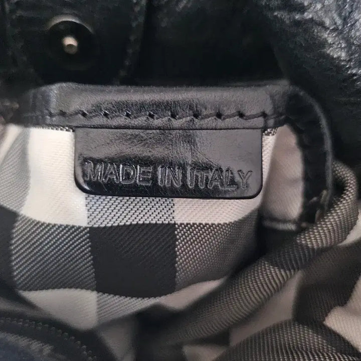 [BUNJANG] Burberry Prosum Studded Leather Hobo Bag / 버버리 프로섬 스터드 레더 호보백