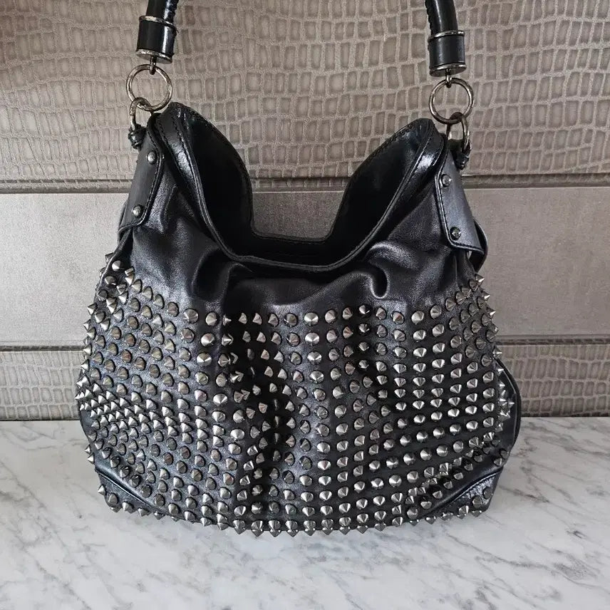[BUNJANG] Burberry Prosum Studded Leather Hobo Bag / 버버리 프로섬 스터드 레더 호보백