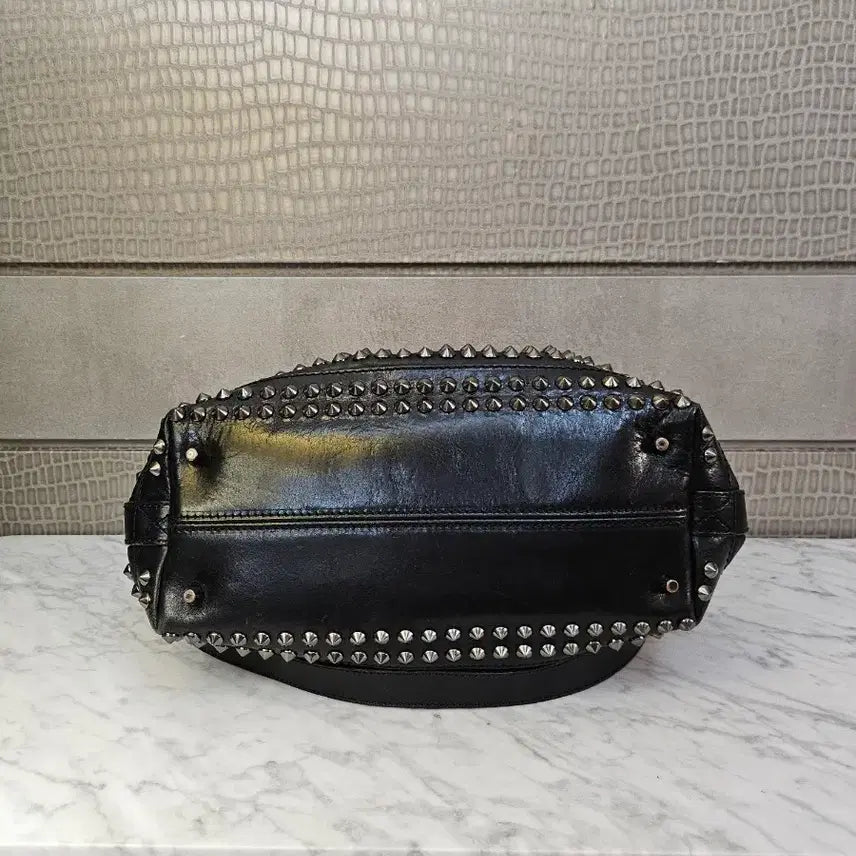 [BUNJANG] Burberry Prosum Studded Leather Hobo Bag / 버버리 프로섬 스터드 레더 호보백