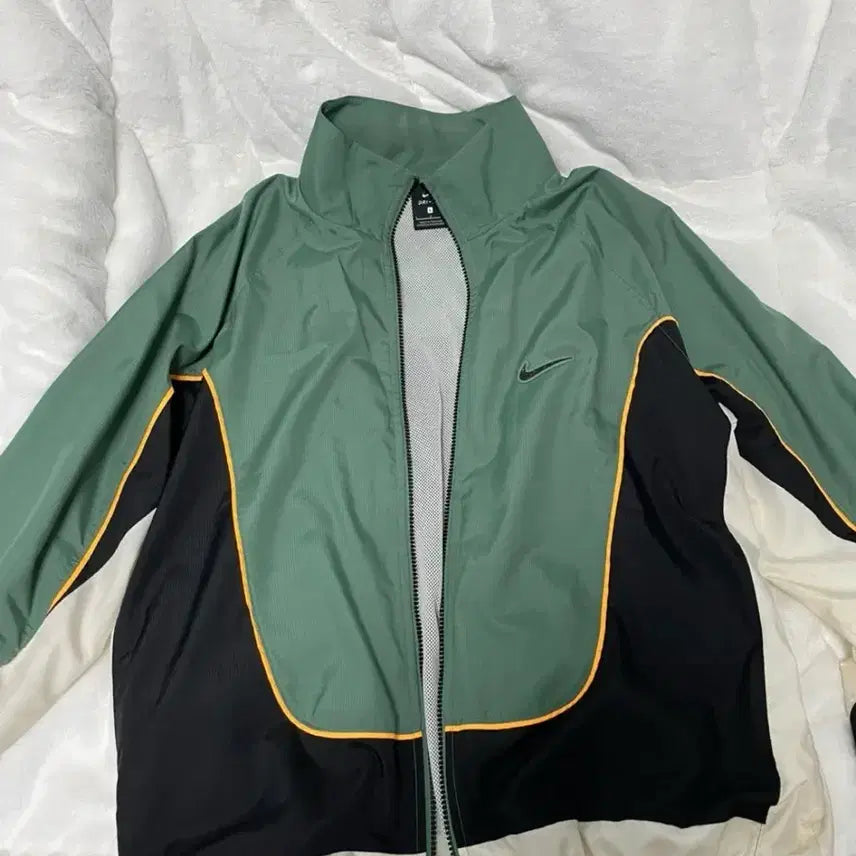 [SOLD OUT] 나이키 바람막이