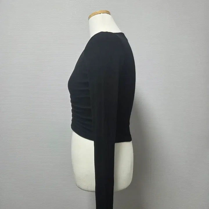 [BUNJANG] Button V-Neck Cropped Shirring T-Shirt / 몸매시스 단추 브이넥 크롭 셔링티