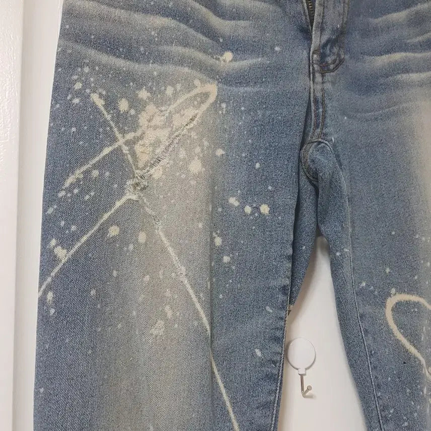 [BUNJANG] Paint Detail Bootcut Jeans (Size 27) / 페인트 데미지 부츠컷 청바지(27)
